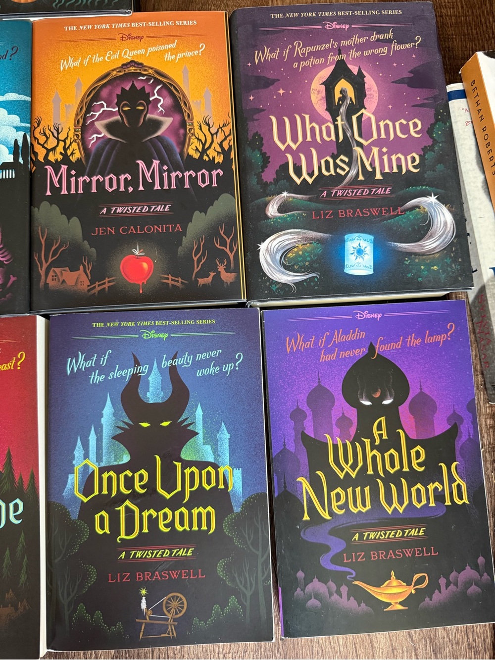Disney Twisted Tales 9 Book Set - - Picture 3 of 5